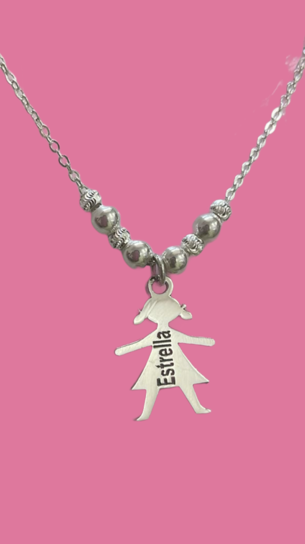 Collar con un niño personalizado con nombre - Imagen 2
